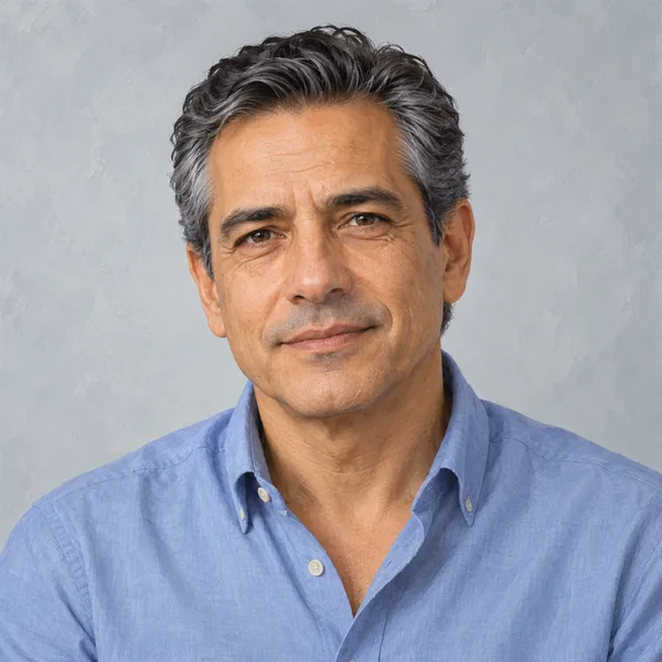 Retrato generado del personaje ficticio Tomás Varela