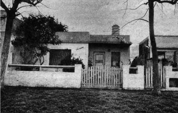 Imagen en blanco y negro de una casa