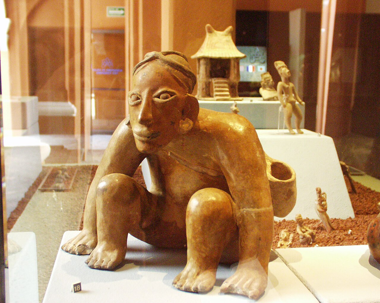 Figurine accroupie, Jalisco, 600 ap.