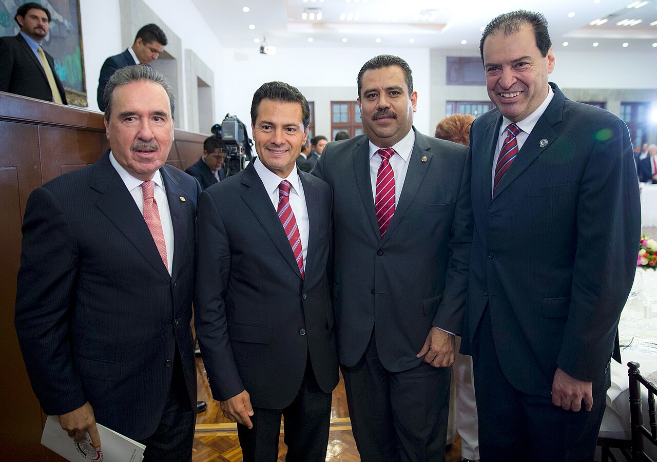 Con motivo del próximo periodo ordinario de sesiones del Congreso de la Unión, el Presidente Enrique Peña Nieto sostuvo un encuentro en la Residencia Oficial…